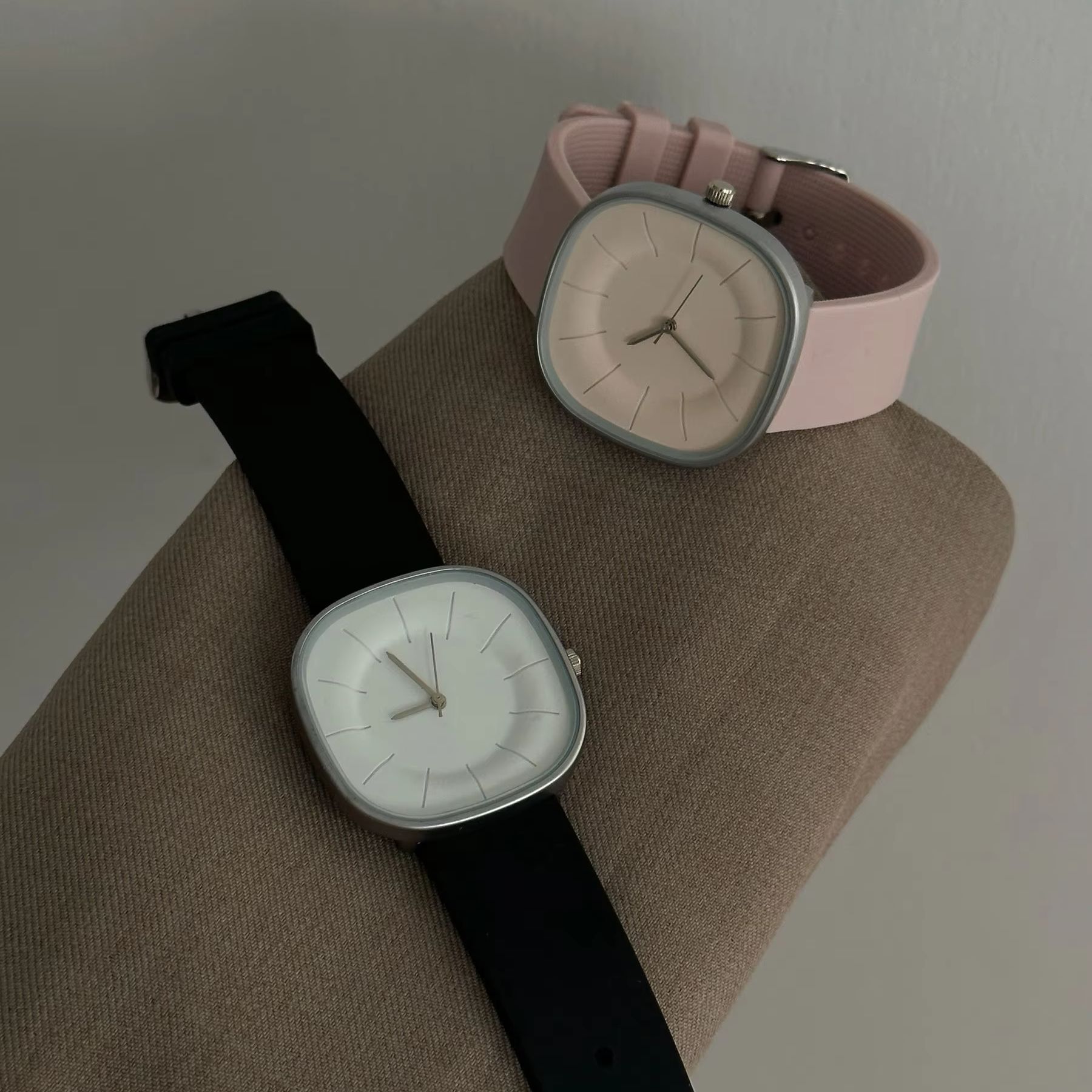 미니멀리스트 스퀘어 다이얼 쿼츠 여성 시계 실리콘 스트 - Women'S Accessories To Wear With Watch 리뷰 및 가격